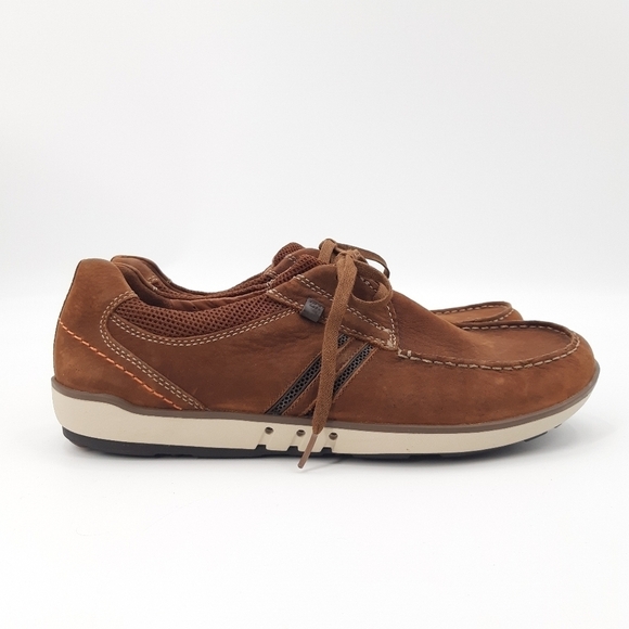 FINAL ⬇️ | Clarks | Wide Nubuck Boat Shoe in Brown - Picture 2 of 8